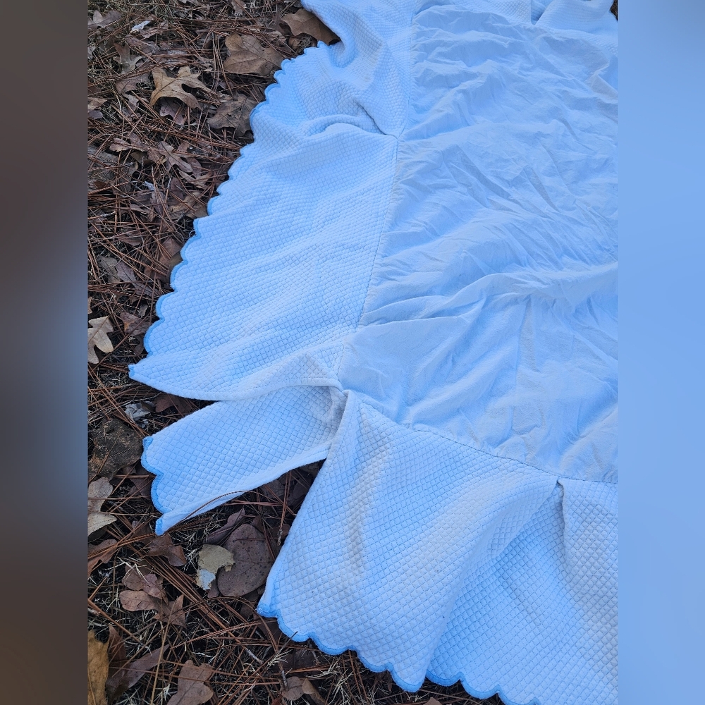 Pottery Barn Kids Quilted Scalloped Crib Bed Skirt White Blue Trim Thick Cotton